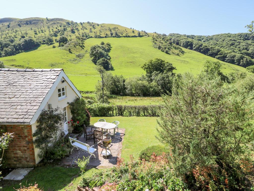 Dolgenau Hir cottage