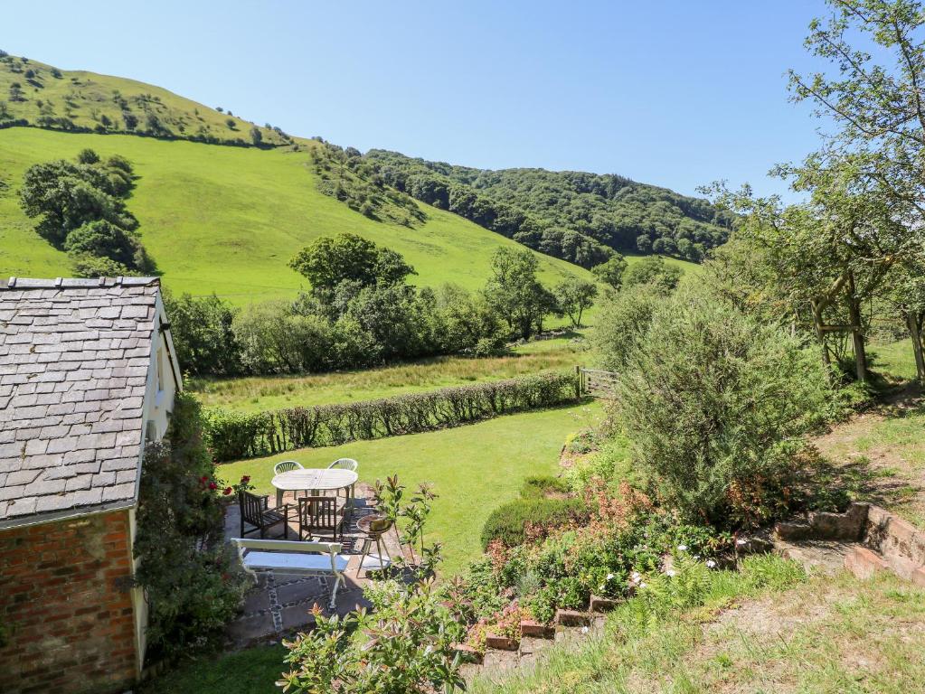 Dolgenau Hir cottage