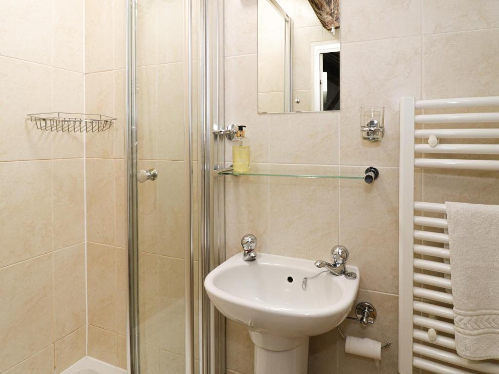 Lower Dolgenau cottage