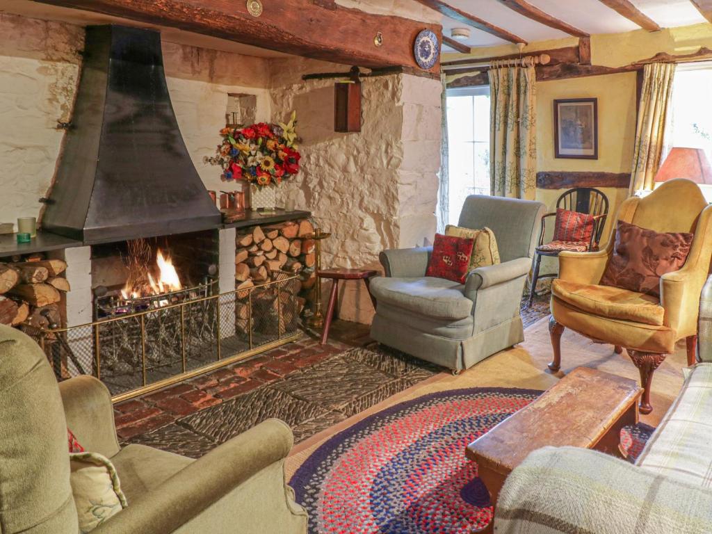 Lower Dolgenau cottage