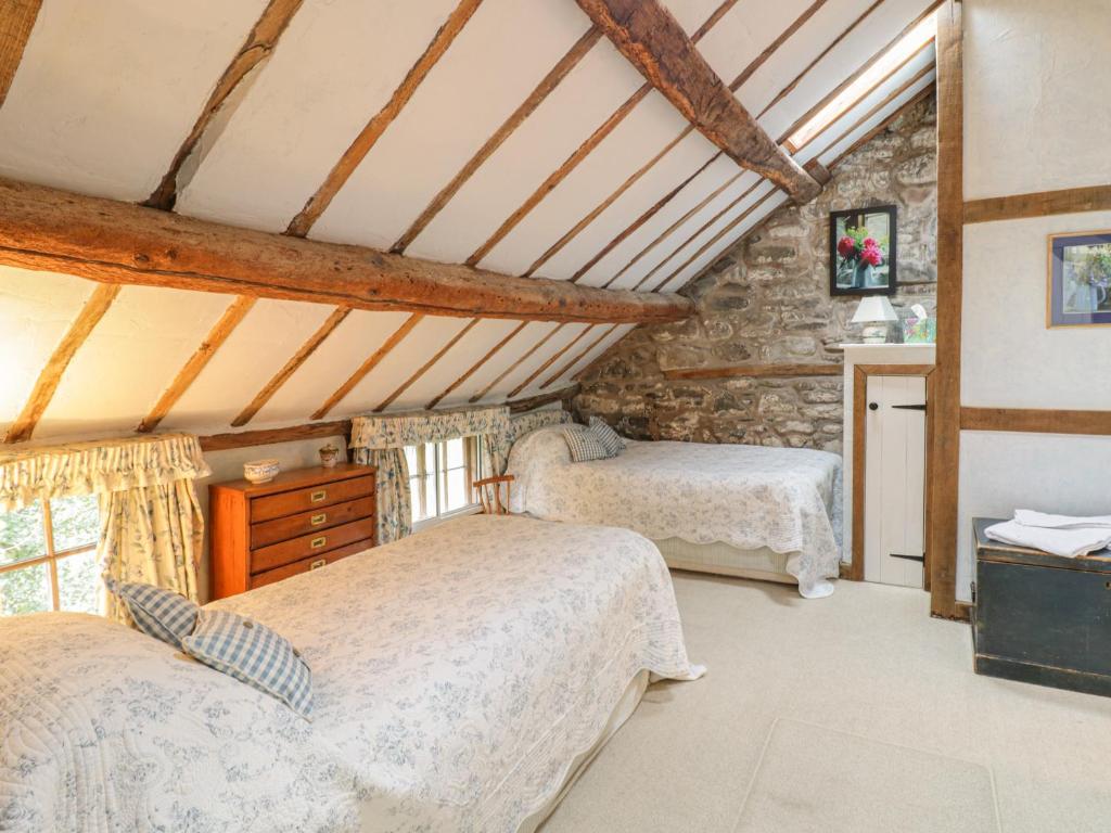 Lower Dolgenau cottage