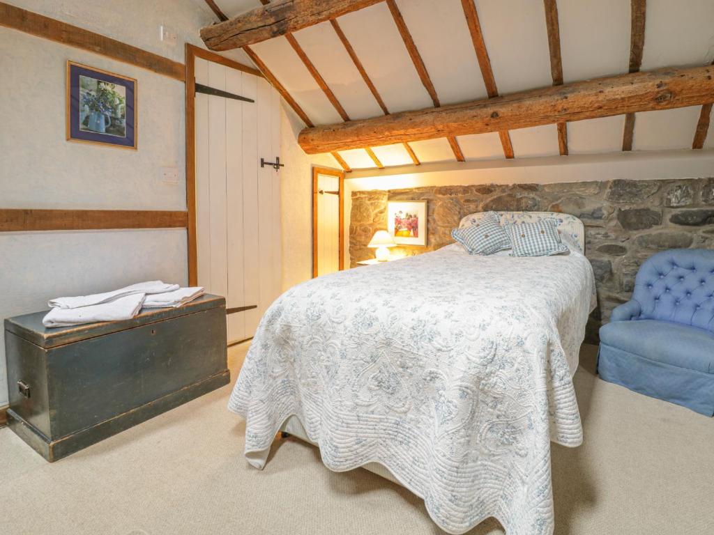 Lower Dolgenau cottage