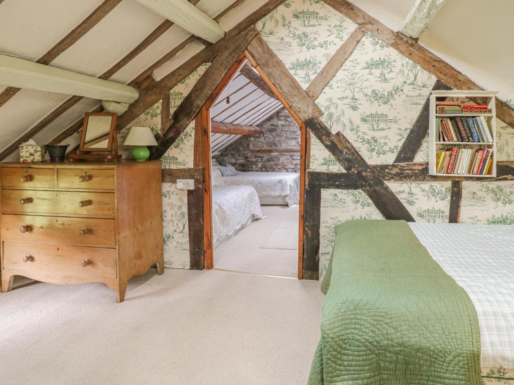 Lower Dolgenau cottage