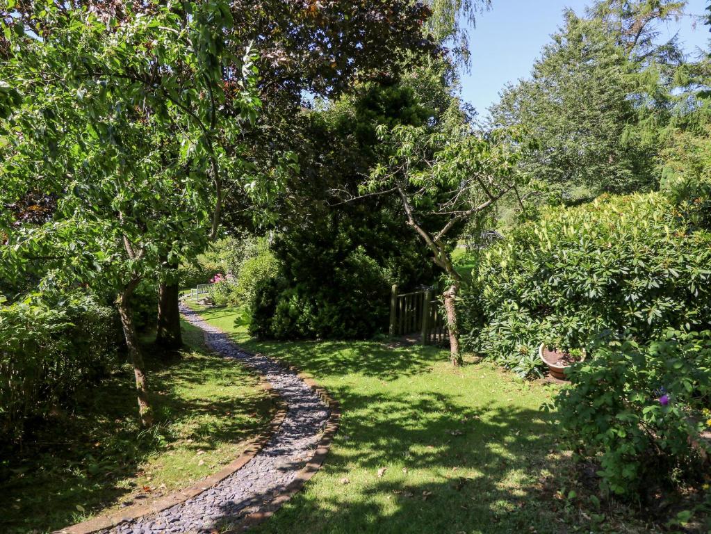 Lower Dolgenau cottage